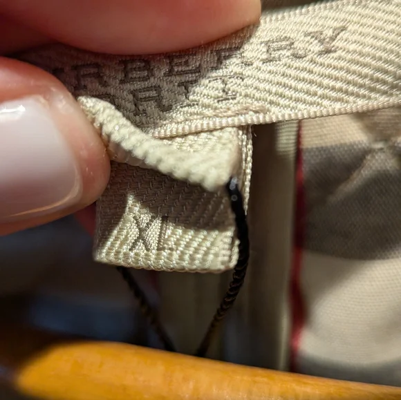 Burberry Women's Quilted Jacket - Picture 8 of 13